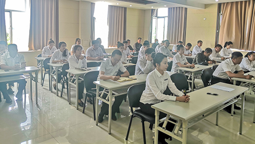 城區(qū)運營部召開“優(yōu)質(zhì)服務(wù)、安全運營”安全服務(wù)培訓(xùn)會